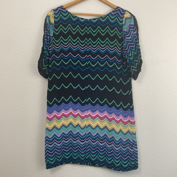 Olivaceous 100% Silk Zig Zag Print Lace Shoulder Dress Size M - Picture 4 of 7